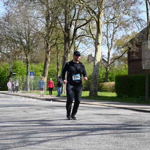 12.04.2026 - 45. Internationalen Wilhelmsburger Insellauf J. Mangold http://msf.ph/oto/9471589 12.04.2026 11:26:10 Ziel 3253, 2207, 2388, 3122, 2353, 2523 meine-sportfotos.de