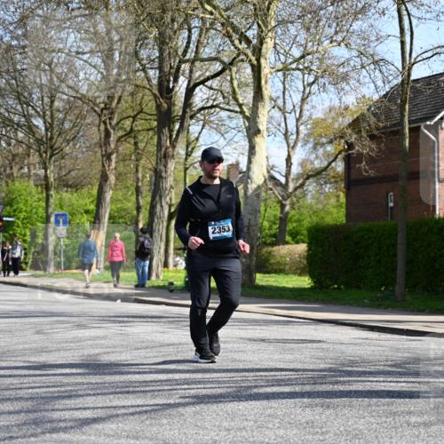 12.04.2026 - 45. Internationalen Wilhelmsburger Insellauf J. Mangold http://msf.ph/oto/9471598 12.04.2026 11:26:11 Ziel 3253, 2207, 2388, 3122, 2353, 2523 meine-sportfotos.de