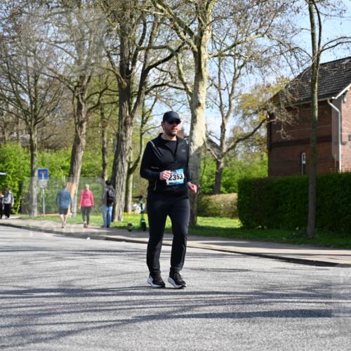 12.04.2026 - 45. Internationalen Wilhelmsburger Insellauf J. Mangold http://msf.ph/oto/9471601 12.04.2026 11:26:11 Ziel 3253, 2207, 2388, 3122, 2353, 2523 meine-sportfotos.de