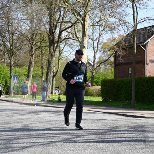 12.04.2026 - 45. Internationalen Wilhelmsburger Insellauf J. Mangold http://msf.ph/oto/9471605 12.04.2026 11:26:11 Ziel 3253, 2207, 2388, 3122, 2353, 2523 meine-sportfotos.de