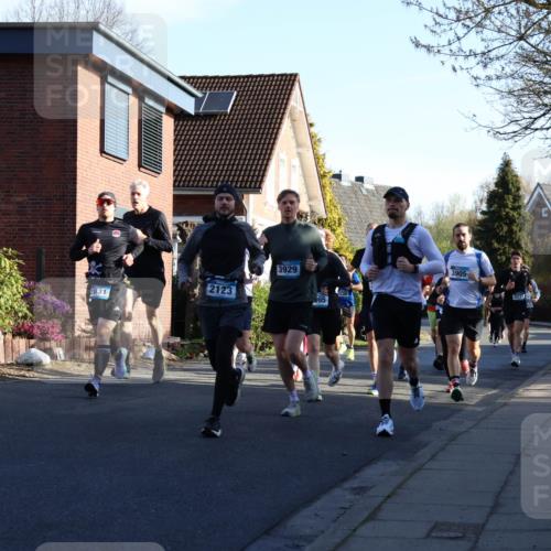 12.04.2026 - 45. Internationalen Wilhelmsburger Insellauf Yannick Fuchs http://msf.ph/oto/9471673 12.04.2026 08:56:26 Laufen 3081, 2831, 2123, 3929, 65, 3905, 377 meine-sportfotos.de