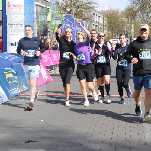 12.04.2026 - 45. Internationalen Wilhelmsburger Insellauf Strokosch-Dieckow http://msf.ph/oto/9471695 12.04.2026 11:28:23 Ziel 2309, 2310, 2237, 2140, 5831, 2511, 2512, 2352 meine-sportfotos.de