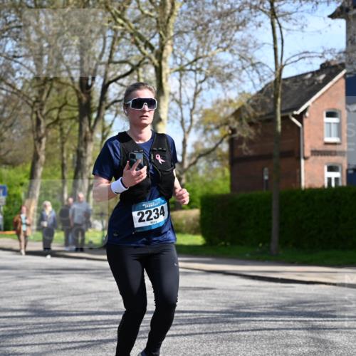 12.04.2026 - 45. Internationalen Wilhelmsburger Insellauf J. Mangold http://msf.ph/oto/9471729 12.04.2026 11:27:24 Ziel 2234, 2309, 2310, 2237, 2140, 5831, 2511, 2512, 2352 meine-sportfotos.de