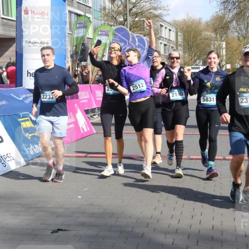 12.04.2026 - 45. Internationalen Wilhelmsburger Insellauf Strokosch-Dieckow http://msf.ph/oto/9471731 12.04.2026 11:28:24 Ziel 2309, 2310, 2237, 2140, 5831, 2511, 2512, 2352 meine-sportfotos.de