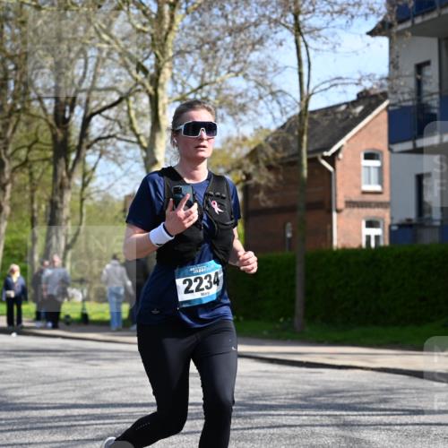 12.04.2026 - 45. Internationalen Wilhelmsburger Insellauf J. Mangold http://msf.ph/oto/9471736 12.04.2026 11:27:24 Ziel 2234, 2309, 2310, 2237, 2140, 5831, 2511, 2512, 2352 meine-sportfotos.de