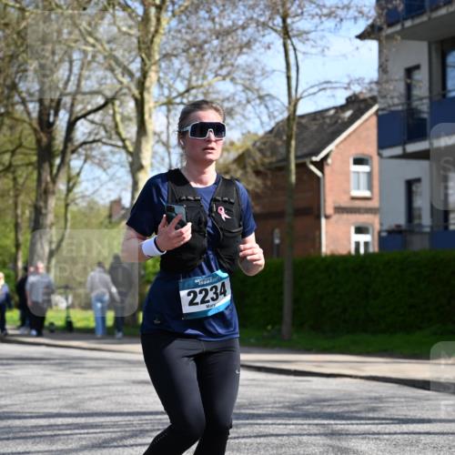 12.04.2026 - 45. Internationalen Wilhelmsburger Insellauf J. Mangold http://msf.ph/oto/9471738 12.04.2026 11:27:24 Ziel 2234, 2309, 2310, 2237, 2140, 5831, 2511, 2512, 2352 meine-sportfotos.de
