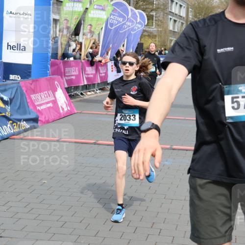 12.04.2026 - 45. Internationalen Wilhelmsburger Insellauf Strokosch-Dieckow http://msf.ph/oto/9471778 12.04.2026 12:52:42 Ziel 2033, 4571 meine-sportfotos.de