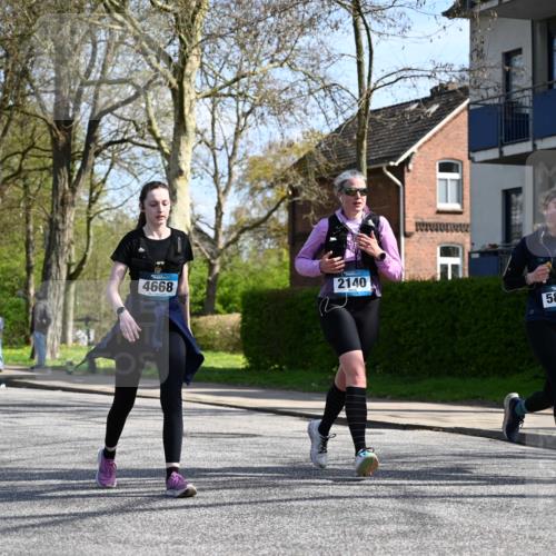 12.04.2026 - 45. Internationalen Wilhelmsburger Insellauf J. Mangold http://msf.ph/oto/9471818 12.04.2026 11:27:48 Ziel 2234, 2309, 2310, 2237, 2140, 5831, 2511, 2512, 2352, 3451, 4668 meine-sportfotos.de