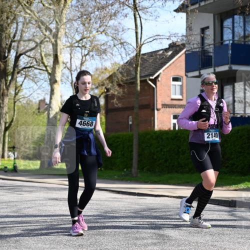 12.04.2026 - 45. Internationalen Wilhelmsburger Insellauf J. Mangold http://msf.ph/oto/9471841 12.04.2026 11:27:49 Ziel 2234, 2309, 2310, 2237, 2140, 5831, 2511, 2512, 2352, 3451, 3451, 4668 meine-sportfotos.de