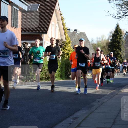 12.04.2026 - 45. Internationalen Wilhelmsburger Insellauf Yannick Fuchs http://msf.ph/oto/9471866 12.04.2026 08:56:41 Laufen 90, 3708, 2724, 2192, 4043, 2181, 4275 meine-sportfotos.de
