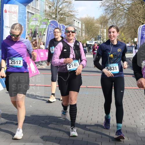 12.04.2026 - 45. Internationalen Wilhelmsburger Insellauf Strokosch-Dieckow http://msf.ph/oto/9471895 12.04.2026 11:28:25 Ziel 2310, 2237, 2140, 5831, 2511, 2512, 2352, 3451 meine-sportfotos.de