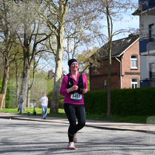 12.04.2026 - 45. Internationalen Wilhelmsburger Insellauf J. Mangold http://msf.ph/oto/9471914 12.04.2026 11:27:55 Ziel 2309, 2310, 2237, 2140, 5831, 2511, 2512, 2352, 3451, 4668, 4668, 2297 meine-sportfotos.de
