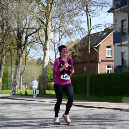 12.04.2026 - 45. Internationalen Wilhelmsburger Insellauf J. Mangold http://msf.ph/oto/9471916 12.04.2026 11:27:55 Ziel 2309, 2310, 2237, 2140, 5831, 2511, 2512, 2352, 3451, 4668, 4668, 2297 meine-sportfotos.de