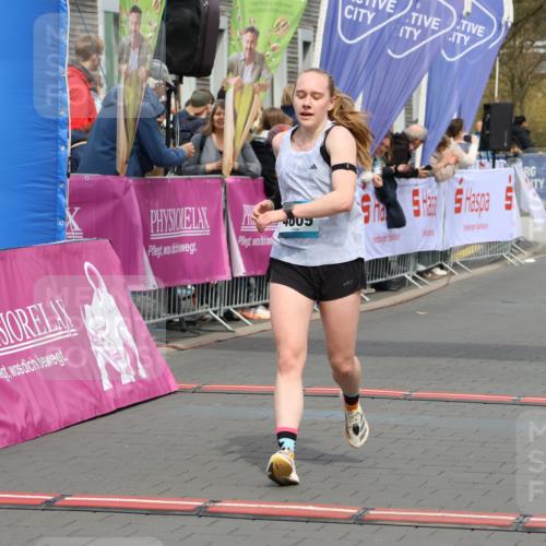 12.04.2026 - 45. Internationalen Wilhelmsburger Insellauf Strokosch-Dieckow http://msf.ph/oto/9471933 12.04.2026 12:52:53 Ziel 4609 meine-sportfotos.de