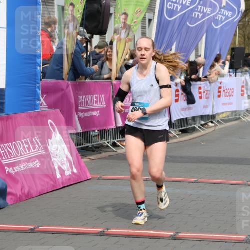 12.04.2026 - 45. Internationalen Wilhelmsburger Insellauf Strokosch-Dieckow http://msf.ph/oto/9471957 12.04.2026 12:52:54 Ziel 4609 meine-sportfotos.de