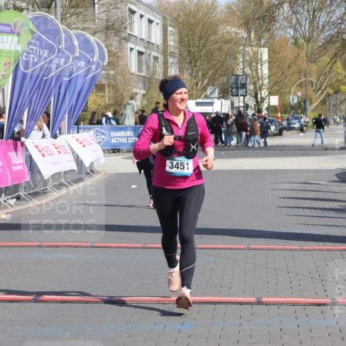 12.04.2026 - 45. Internationalen Wilhelmsburger Insellauf Strokosch-Dieckow http://msf.ph/oto/9471993 12.04.2026 11:28:29 Ziel 3451 meine-sportfotos.de