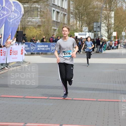 12.04.2026 - 45. Internationalen Wilhelmsburger Insellauf Strokosch-Dieckow http://msf.ph/oto/9472018 12.04.2026 12:53:00 Ziel 5779, 4346 meine-sportfotos.de