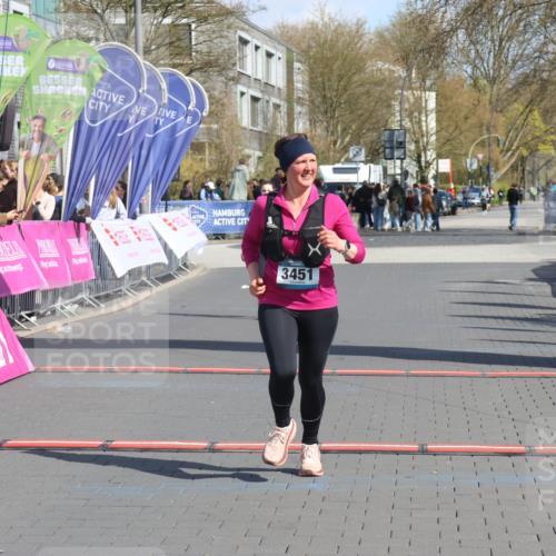 12.04.2026 - 45. Internationalen Wilhelmsburger Insellauf Strokosch-Dieckow http://msf.ph/oto/9472036 12.04.2026 11:28:30 Ziel 3451 meine-sportfotos.de