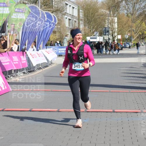 12.04.2026 - 45. Internationalen Wilhelmsburger Insellauf Strokosch-Dieckow http://msf.ph/oto/9472077 12.04.2026 11:28:30 Ziel 3451 meine-sportfotos.de