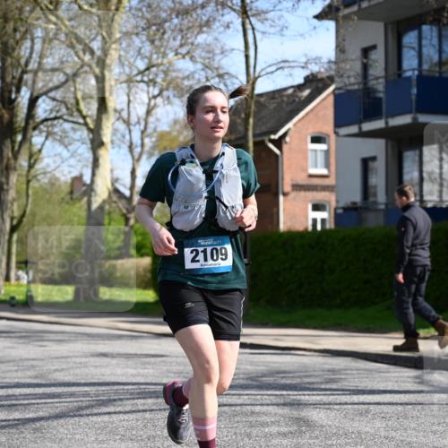 12.04.2026 - 45. Internationalen Wilhelmsburger Insellauf J. Mangold http://msf.ph/oto/9472109 12.04.2026 11:28:42 Ziel 2429, 2342, 2109, 4066 meine-sportfotos.de
