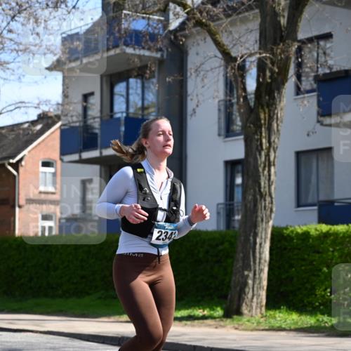 12.04.2026 - 45. Internationalen Wilhelmsburger Insellauf J. Mangold http://msf.ph/oto/9472129 12.04.2026 11:28:49 Ziel 2429, 2342, 2109, 4066 meine-sportfotos.de
