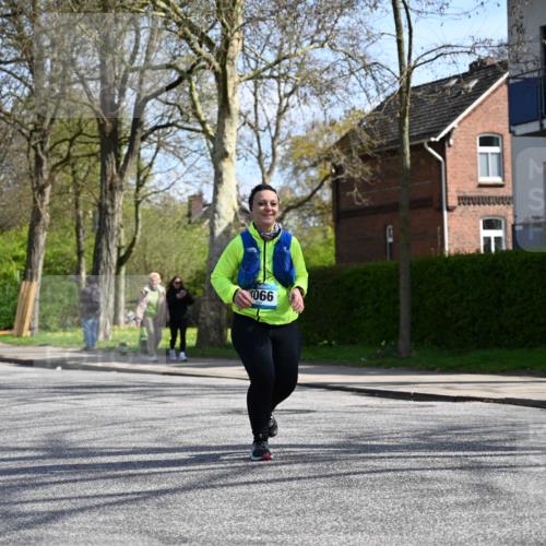 12.04.2026 - 45. Internationalen Wilhelmsburger Insellauf J. Mangold http://msf.ph/oto/9472175 12.04.2026 11:29:08 Ziel 2109, 4066, 3545, 4589 meine-sportfotos.de