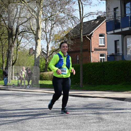 12.04.2026 - 45. Internationalen Wilhelmsburger Insellauf J. Mangold http://msf.ph/oto/9472182 12.04.2026 11:29:08 Ziel 2109, 4066, 3545, 4589 meine-sportfotos.de