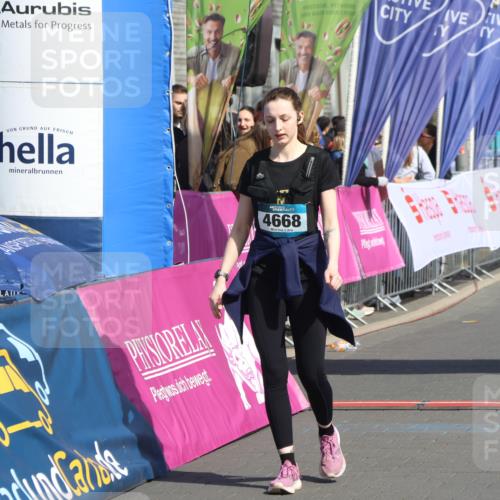 12.04.2026 - 45. Internationalen Wilhelmsburger Insellauf Strokosch-Dieckow http://msf.ph/oto/9472186 12.04.2026 11:28:36 Ziel 4668 meine-sportfotos.de