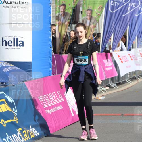 12.04.2026 - 45. Internationalen Wilhelmsburger Insellauf Strokosch-Dieckow http://msf.ph/oto/9472198 12.04.2026 11:28:36 Ziel 4668 meine-sportfotos.de