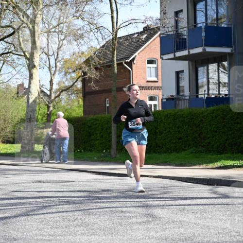 12.04.2026 - 45. Internationalen Wilhelmsburger Insellauf J. Mangold http://msf.ph/oto/9472229 12.04.2026 11:29:27 Ziel 4066, 3545, 4589, 4784, 3839 meine-sportfotos.de