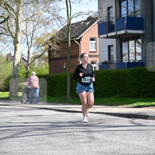 12.04.2026 - 45. Internationalen Wilhelmsburger Insellauf J. Mangold http://msf.ph/oto/9472233 12.04.2026 11:29:27 Ziel 4066, 3545, 4589, 4784, 3839 meine-sportfotos.de