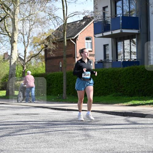 12.04.2026 - 45. Internationalen Wilhelmsburger Insellauf J. Mangold http://msf.ph/oto/9472236 12.04.2026 11:29:27 Ziel 4066, 3545, 4589, 4784, 3839 meine-sportfotos.de