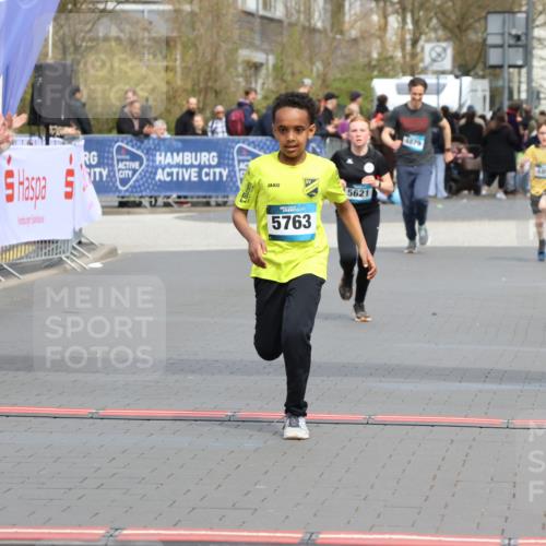 12.04.2026 - 45. Internationalen Wilhelmsburger Insellauf Strokosch-Dieckow http://msf.ph/oto/9472242 12.04.2026 12:53:22 Ziel 5763, 2896, 5621, 4879, 4891 meine-sportfotos.de