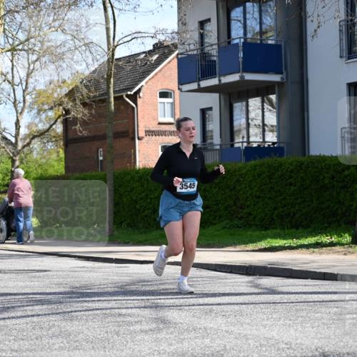 12.04.2026 - 45. Internationalen Wilhelmsburger Insellauf J. Mangold http://msf.ph/oto/9472244 12.04.2026 11:29:27 Ziel 4066, 3545, 4589, 4784, 3839 meine-sportfotos.de