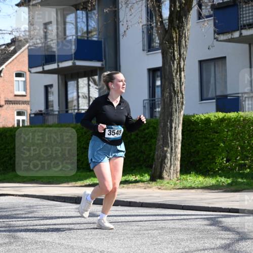 12.04.2026 - 45. Internationalen Wilhelmsburger Insellauf J. Mangold http://msf.ph/oto/9472264 12.04.2026 11:29:28 Ziel 4066, 3545, 4589, 4784, 3839 meine-sportfotos.de