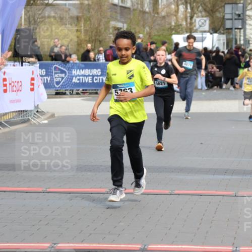 12.04.2026 - 45. Internationalen Wilhelmsburger Insellauf Strokosch-Dieckow http://msf.ph/oto/9472273 12.04.2026 12:53:22 Ziel 5763, 2896, 5621, 4879, 4891 meine-sportfotos.de