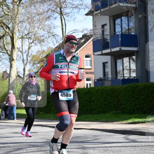 12.04.2026 - 45. Internationalen Wilhelmsburger Insellauf J. Mangold http://msf.ph/oto/9472285 12.04.2026 11:29:29 Ziel 4066, 3545, 4589, 4784, 3839 meine-sportfotos.de