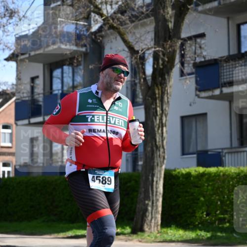 12.04.2026 - 45. Internationalen Wilhelmsburger Insellauf J. Mangold http://msf.ph/oto/9472306 12.04.2026 11:29:30 Ziel 4066, 3545, 4589, 4784, 3839 meine-sportfotos.de