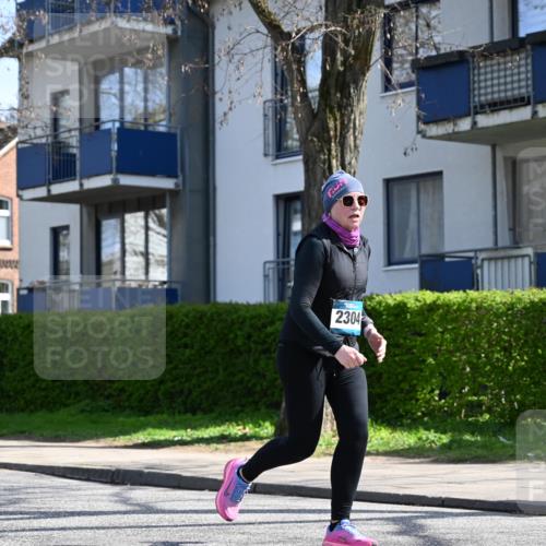 12.04.2026 - 45. Internationalen Wilhelmsburger Insellauf J. Mangold http://msf.ph/oto/9472324 12.04.2026 11:29:32 Ziel 3545, 4589, 4784, 3839, 2697, 2698 meine-sportfotos.de