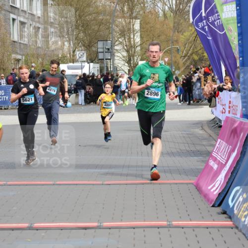 12.04.2026 - 45. Internationalen Wilhelmsburger Insellauf Strokosch-Dieckow http://msf.ph/oto/9472335 12.04.2026 12:53:24 Ziel 5763, 2896, 5621, 4879, 4891, 5127 meine-sportfotos.de