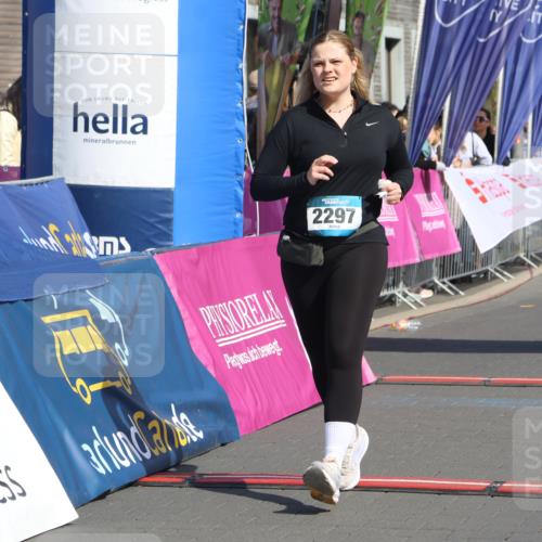 12.04.2026 - 45. Internationalen Wilhelmsburger Insellauf Strokosch-Dieckow http://msf.ph/oto/9472350 12.04.2026 11:28:57 Ziel 2297 meine-sportfotos.de