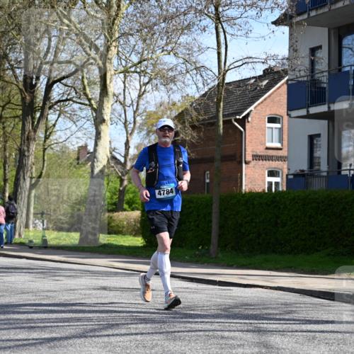 12.04.2026 - 45. Internationalen Wilhelmsburger Insellauf J. Mangold http://msf.ph/oto/9472351 12.04.2026 11:29:39 Ziel 3545, 4589, 4784, 3839, 2697, 2698, 2476, 2498 meine-sportfotos.de