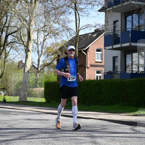 12.04.2026 - 45. Internationalen Wilhelmsburger Insellauf J. Mangold http://msf.ph/oto/9472363 12.04.2026 11:29:39 Ziel 3545, 4589, 4784, 3839, 2697, 2698, 2476, 2498 meine-sportfotos.de