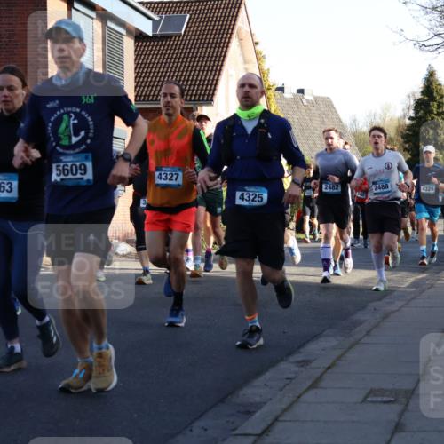 12.04.2026 - 45. Internationalen Wilhelmsburger Insellauf Yannick Fuchs http://msf.ph/oto/9472376 12.04.2026 08:57:22 Laufen 361, 5609, 4327, 2482, 4963, 4325, 3480, 112, 2488, 4329 meine-sportfotos.de