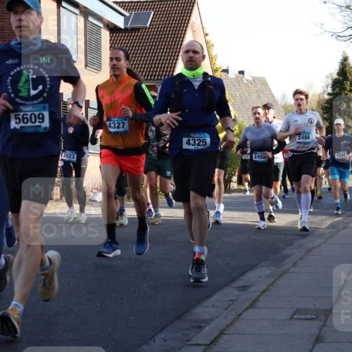 12.04.2026 - 45. Internationalen Wilhelmsburger Insellauf Yannick Fuchs http://msf.ph/oto/9472378 12.04.2026 08:57:22 Laufen 4963, 361, 5609, 3923, 4327, 4325, 2482, 112, 2488, 4329 meine-sportfotos.de