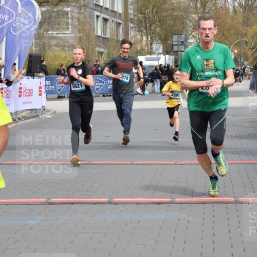 12.04.2026 - 45. Internationalen Wilhelmsburger Insellauf Strokosch-Dieckow http://msf.ph/oto/9472381 12.04.2026 12:53:25 Ziel 5763, 2896, 5621, 4879, 4891, 5127 meine-sportfotos.de