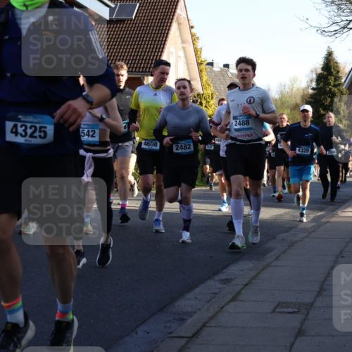 12.04.2026 - 45. Internationalen Wilhelmsburger Insellauf Yannick Fuchs http://msf.ph/oto/9472394 12.04.2026 08:57:23 Laufen 1327, 4325, 542, 4608, 2482, 3042, 449, 112, 2488, 4329, 2090 meine-sportfotos.de