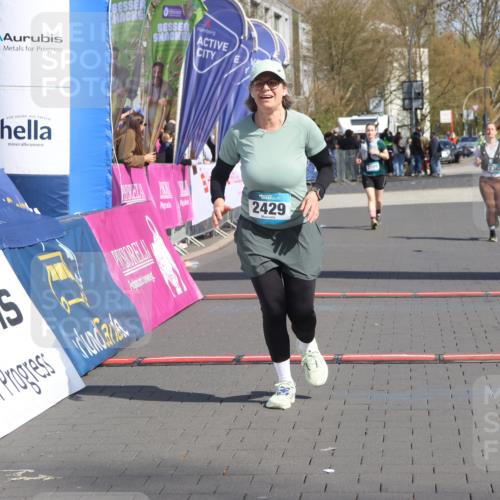 12.04.2026 - 45. Internationalen Wilhelmsburger Insellauf Strokosch-Dieckow http://msf.ph/oto/9472395 12.04.2026 11:29:15 Ziel 2429 meine-sportfotos.de