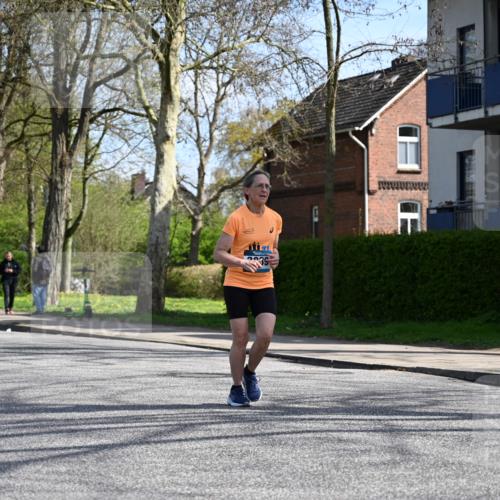 12.04.2026 - 45. Internationalen Wilhelmsburger Insellauf J. Mangold http://msf.ph/oto/9472396 12.04.2026 11:29:46 Ziel 4589, 4784, 3839, 3839, 2697, 2698, 2476, 2498 meine-sportfotos.de