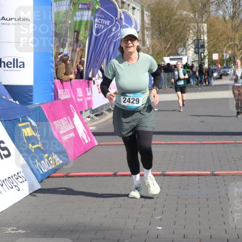 12.04.2026 - 45. Internationalen Wilhelmsburger Insellauf Strokosch-Dieckow http://msf.ph/oto/9472405 12.04.2026 11:29:15 Ziel 2429 meine-sportfotos.de